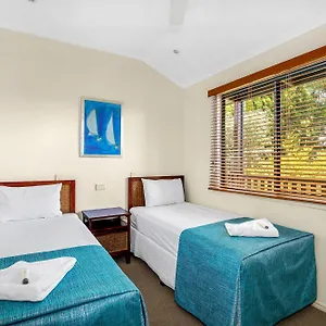 **** Resort Tin Bay Marina Australia