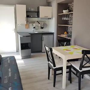 https://appartement-centre-avignon.fr-provencehotel.com